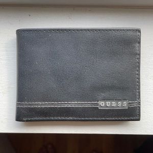Guess men’s black wallet